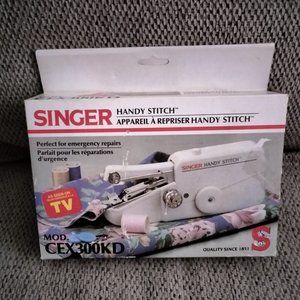 Vtg SINGER Portable/Travel Sewing Machine Handy Stitch CEX300KD